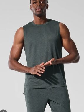 ALO Yoga Mens Conquer Muscle Tank Top S Green Performance Gym Workout Athletic